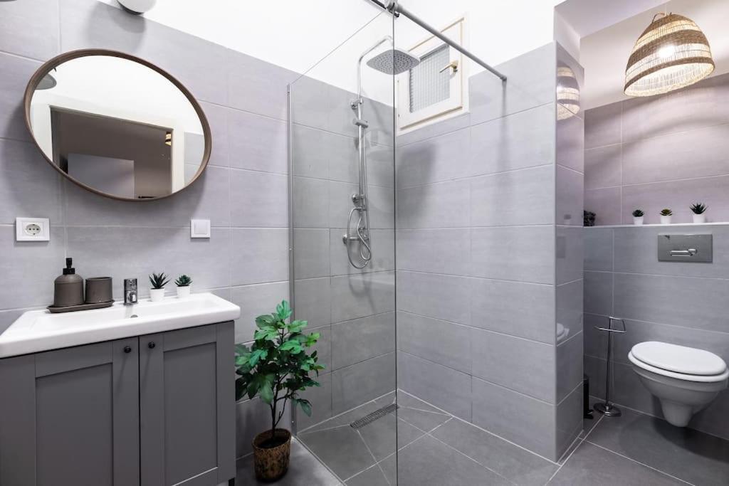Stylish Central Apartment Budapest Luaran gambar