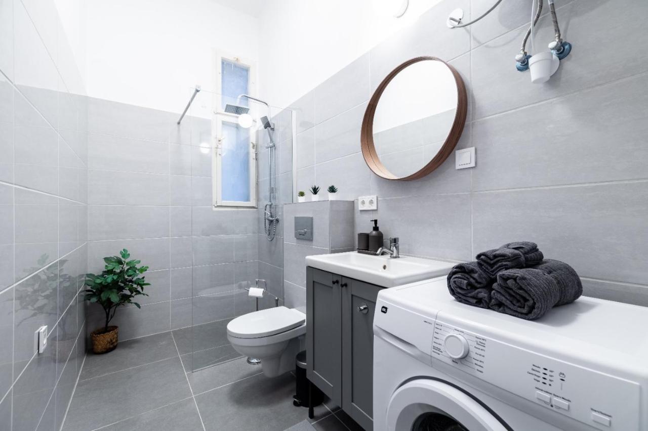 Stylish Central Apartment Budapest Luaran gambar